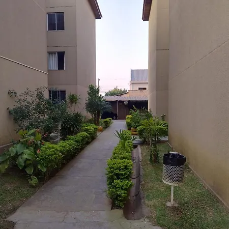 Apto bem localizado em Curitiba-3